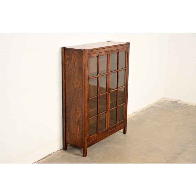 Charles Limbert Stickley Brothers Style Antique Mission Oak Arts & Crafts Bookcase Cabinet, Circa 1910 For Sale - Image 4 of 13