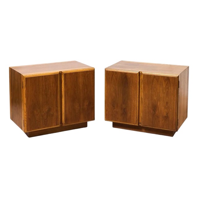 Mid 20th Century Pair of Double Double Door Nightstands by Lane, Attributed For Sale