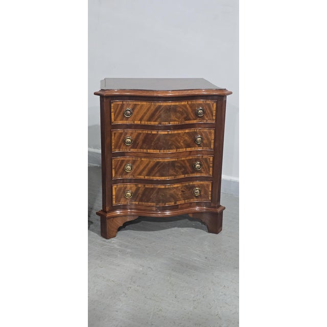 1920s Serpentine Mahogany Bedside Lamp Chests of Drawers, 1920, Set of 2 For Sale - Image 5 of 11