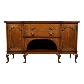 Early 20th Century English Oak Sideboard For Sale