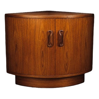 Mid-Century Modern Fresco Teak Curved Corner Cabinet from G-Plan, 1960s For Sale