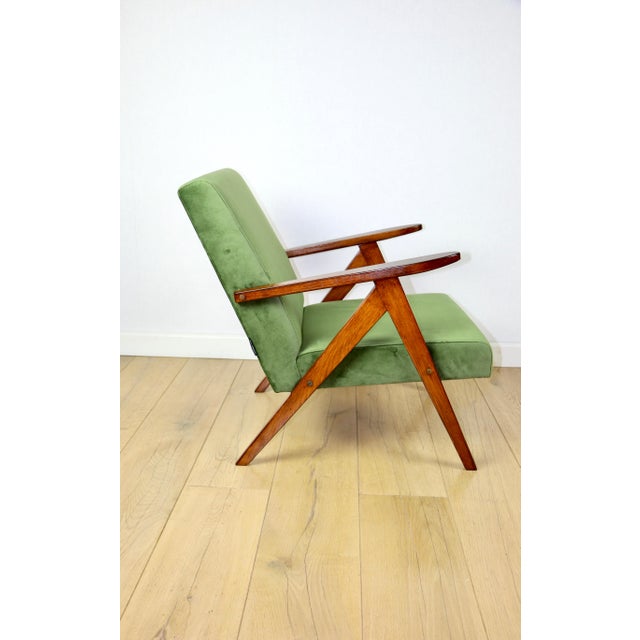 B-310 Var Armchair in Sea Green Olive Velvet, 1970s For Sale - Image 3 of 9