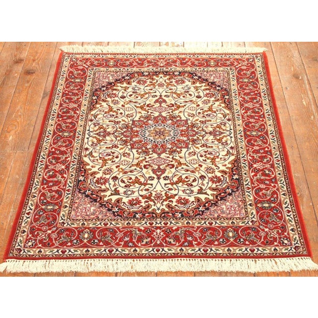 Middle Eastern Rug in Wool For Sale - Image 3 of 9