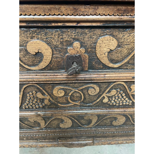 Brown Italian Chest in Walnut Wood For Sale - Image 8 of 10