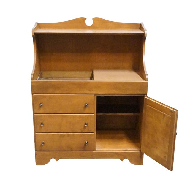 Mid 20th Century Ethan Allen / Baumritter Heirloom Nutmeg Maple Colonial Early American 36" Dry Sink Server W. Shutter Door Cabinet For Sale - Image 5 of 15