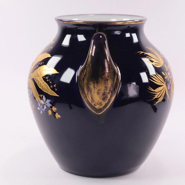 Blue Antique Cobalt Blue Porcelain Twin-Handled Parrot Vase from Fraureuth, 1920s For Sale - Image 8 of 15