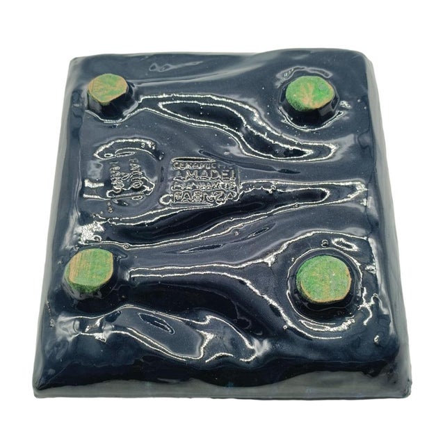 1960s Ceramics of Faenza Green Majolica Empty Pocket from Amedei, 1960s For Sale - Image 5 of 6