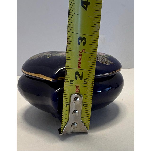 Vintage m.i. Made in Japan Cobalt Blue Heart Jewelry Trinket Box W/ Peacock & Peony Motif For Sale - Image 4 of 7