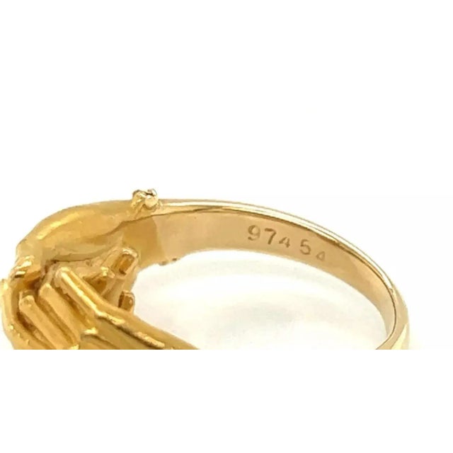 Another great masterpiece only possible by Carrera y Carrera, this beautiful authentic ring is crafted from 18k yellow...