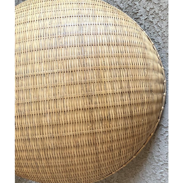Late 20th-Century Nicely-Sized Contemporary Winnowing-Style Handwoven Bamboo Basket For Sale - Image 9 of 17