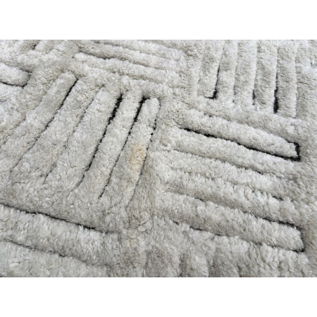 Rh Basanti Rug – 9' × 12' Marled Ivory/Charcoal | Hand-Knotted Wool Blend | Contemporary Himalayan-Inspired Design For Sale - Image 16 of 18