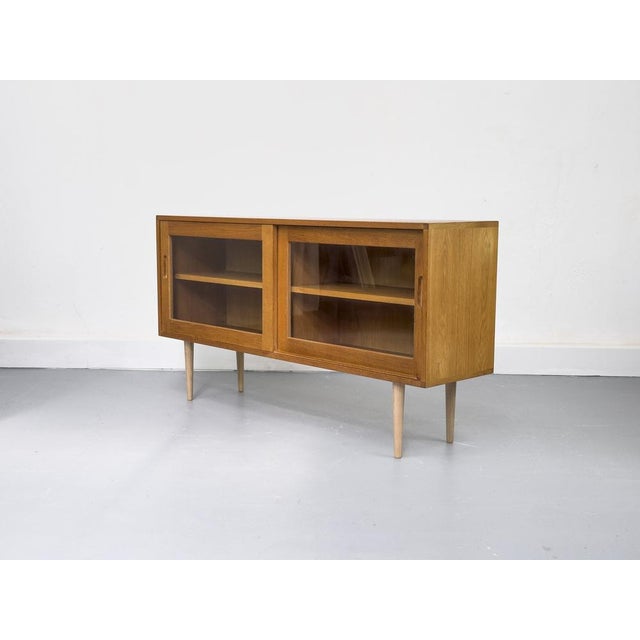 Danish Oak Display Case from Brouer, 1960s For Sale - Image 4 of 18