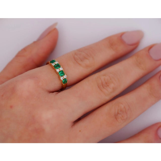 2020s 1 Carat Tw Square Natural Emerald and Diamond 5-Stone Band Ring in 14k Gold Size 6.5 For Sale - Image 5 of 9