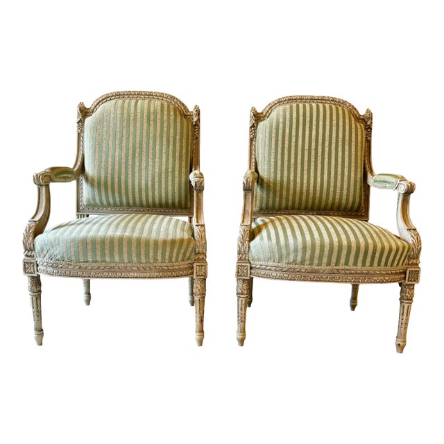 Early 20th Century Pair of Louis XVI Arm Chairs For Sale