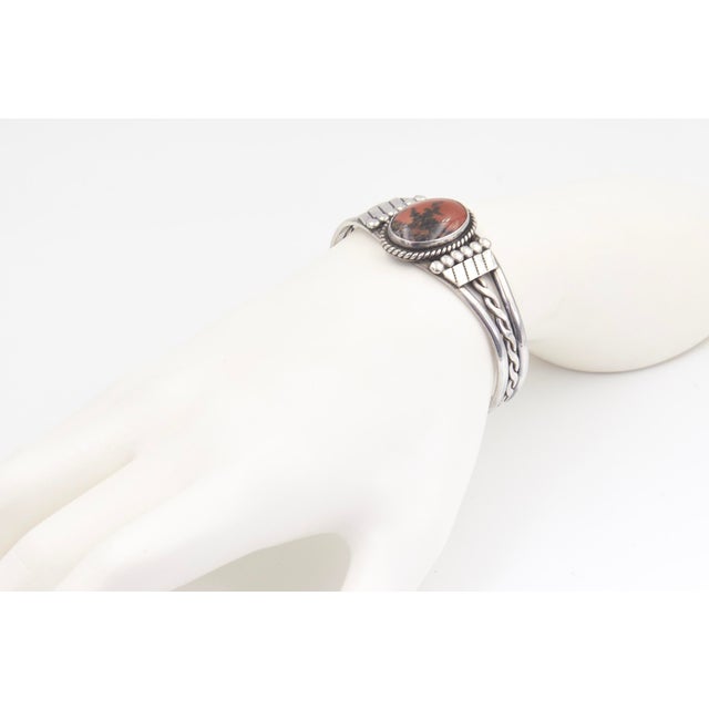 Late 20th Century Southwestern Native American Style Agate Silver Cuff Bracelet For Sale - Image 5 of 7