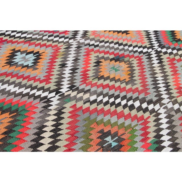 Textile 1960's Vintage Turkish Kilim Rug - 77" X 111" For Sale - Image 7 of 11