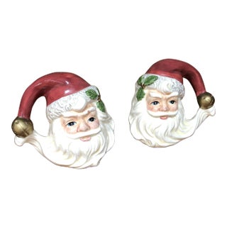 1990s Fitz Floyd Santa Salt and Pepper Shakers - A Pair For Sale