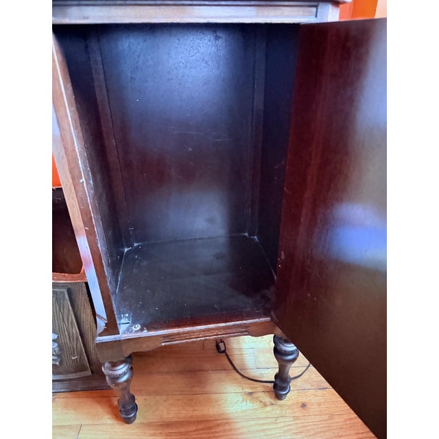 Brown Late 19th Century Federal / Sheraton Style Bedside Cabinet For Sale - Image 8 of 8