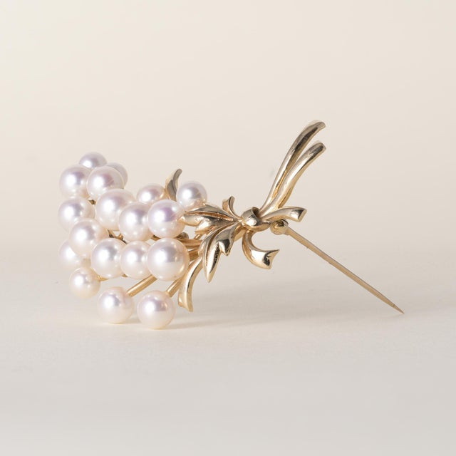 1970s Vintage 14k Gold Mikimoto Akoya Pearl Floral Bouquet Brooch For Sale - Image 5 of 6