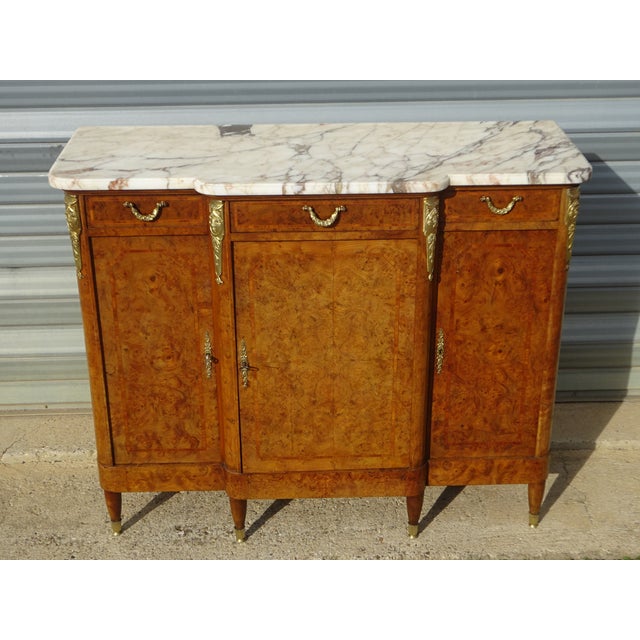 Louis XVI Style Buffet in Burr Walnut with Gilt Bronze Mounts, 1800s For Sale - Image 11 of 18