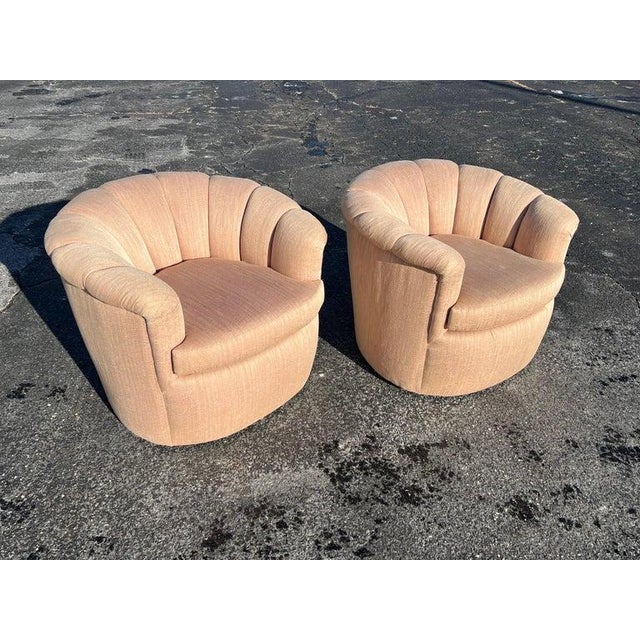 Mid-Century Modern Pair of Scalloped Swivel Chairs For Sale - Image 3 of 18