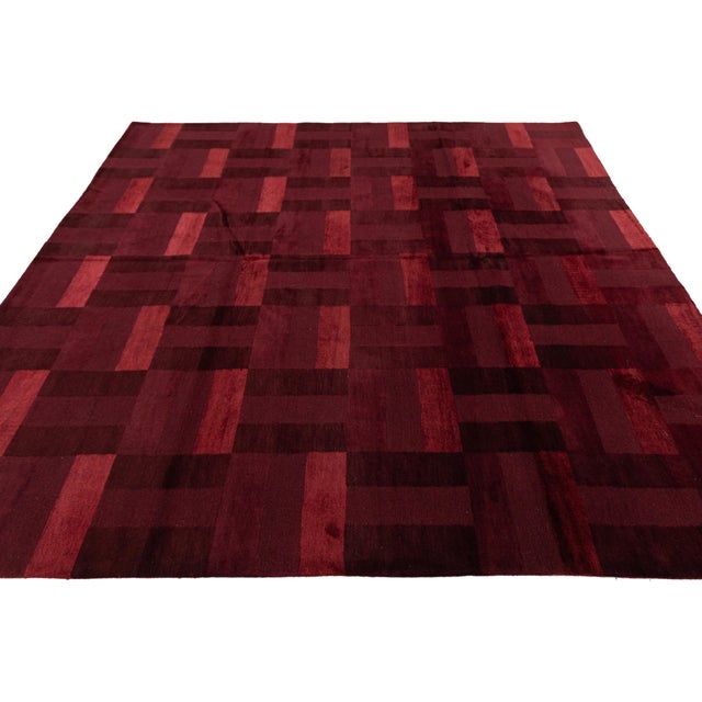 Modern Tibetan Hand-Knotted Wool and Silk Rug in Burgundy Basketweave Pattern For Sale - Image 4 of 10