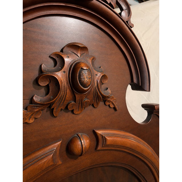 Antique Victorian Walnut Bed C. 1885–1900 | Acorn Carvings | Complete Frame For Sale - Image 4 of 5
