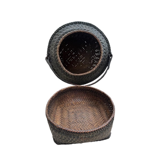 Pair of Tall Handwoven Vintage Ifugao Rice Baskets For Sale - Image 4 of 9