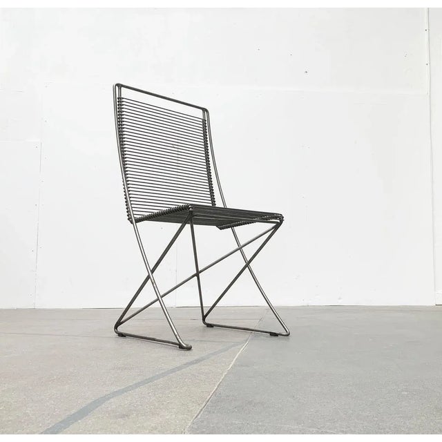 to Behrens Kreuzschwinger in a rare and "raw" version in clear lacquered steel. Unlike the normal Kreuzschwingern here the...