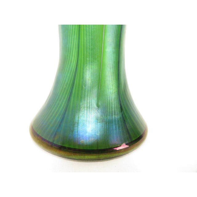 Late 20th Century Signed Lundberg Studios Magnolia Pulled Feather Leaf Art Glass Vase Iridescent For Sale - Image 5 of 16