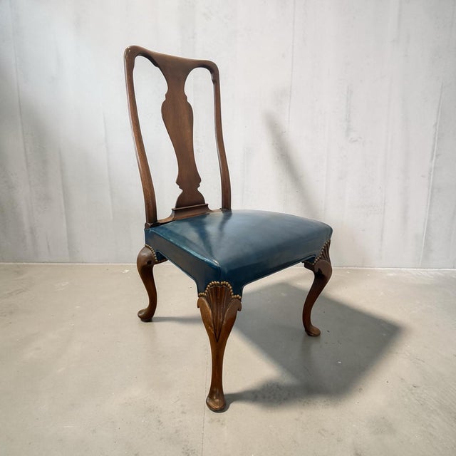 Queen Anne Queen Anne Mahogany Carved Dining Chairs- A Set of 8 For Sale - Image 3 of 7