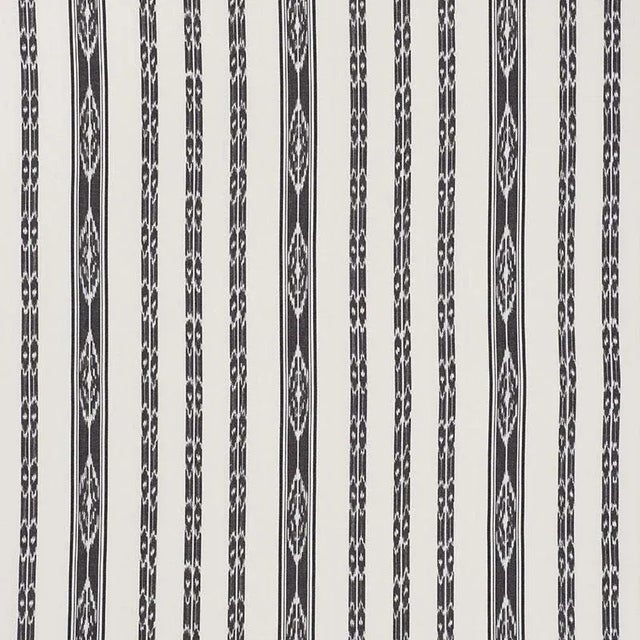 Rendered in 100% cotton, this simple Ikat can be the star or the supporting actor. You'll find yourself turning to it...