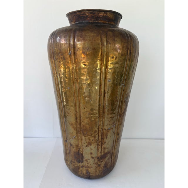Mid-Century Modern Vintage Large Hand-Hammered Brass Floor Vase With Aged Patina – 16.5” For Sale - Image 3 of 9