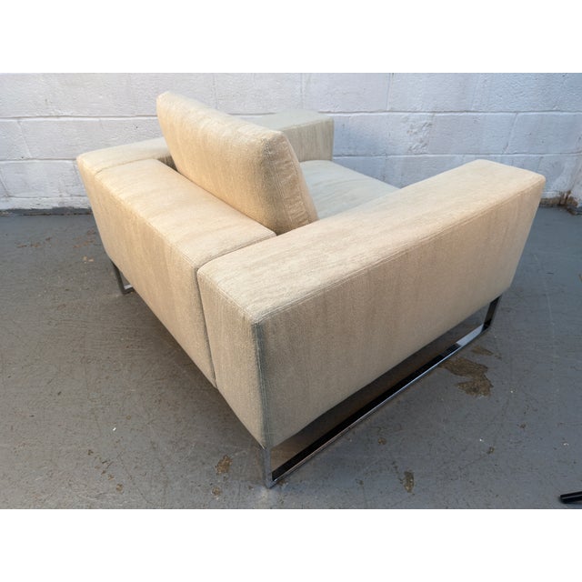 Mid-Century Modern Lounge Chair With Chrome Legs For Sale - Image 10 of 15