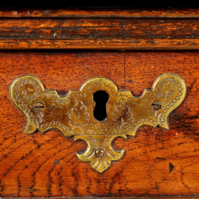 Antique Queen Anne Style Console Table in Walnut, England, 19th Century For Sale - Image 6 of 7