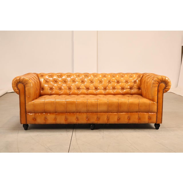 English Traditional Style Leather 'Cheyenne' Chesterfield Sofa For Sale - Image 12 of 18