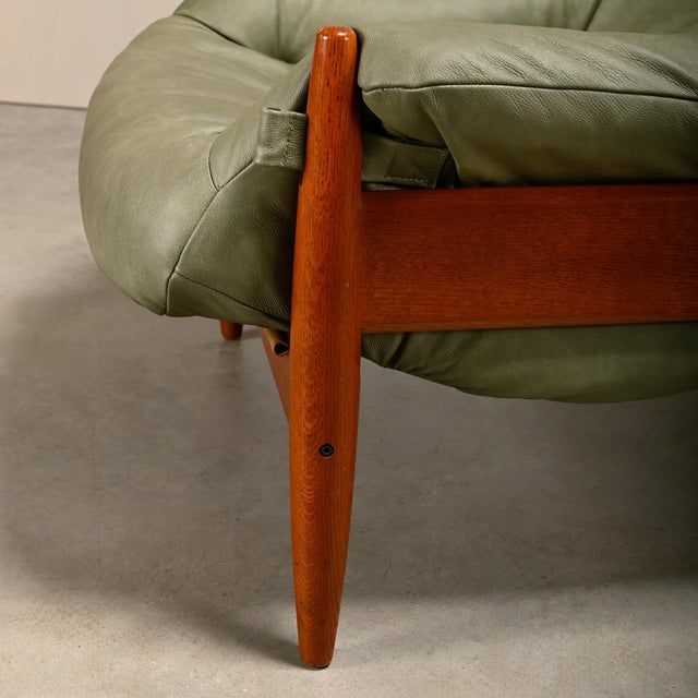 Set of Oak and Leather Lounge Chair in the style of Sergio Rodrigues and Jean Gillon, 1960s For Sale - Image 15 of 18
