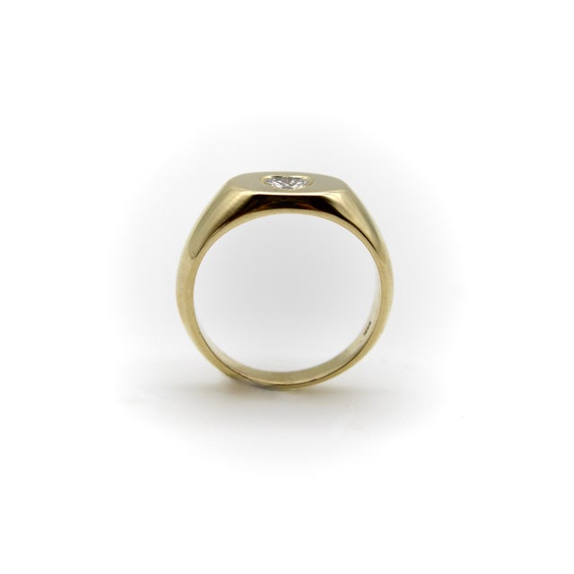 Metal 1990s 14k Gold Oval Signet Ring With Heart-Shaped Diamond, Size 6.5 For Sale - Image 7 of 11