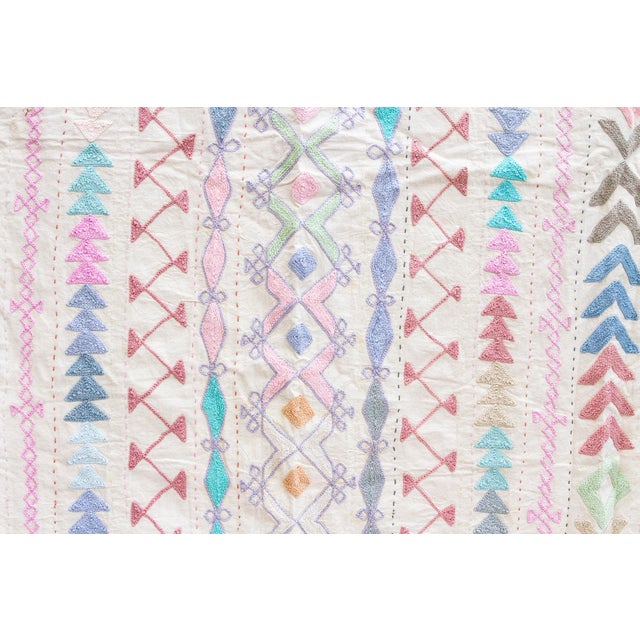 Kaleidoscope Hand-Stitched Cotton Tribal Kantha Throw For Sale In Los Angeles - Image 6 of 8
