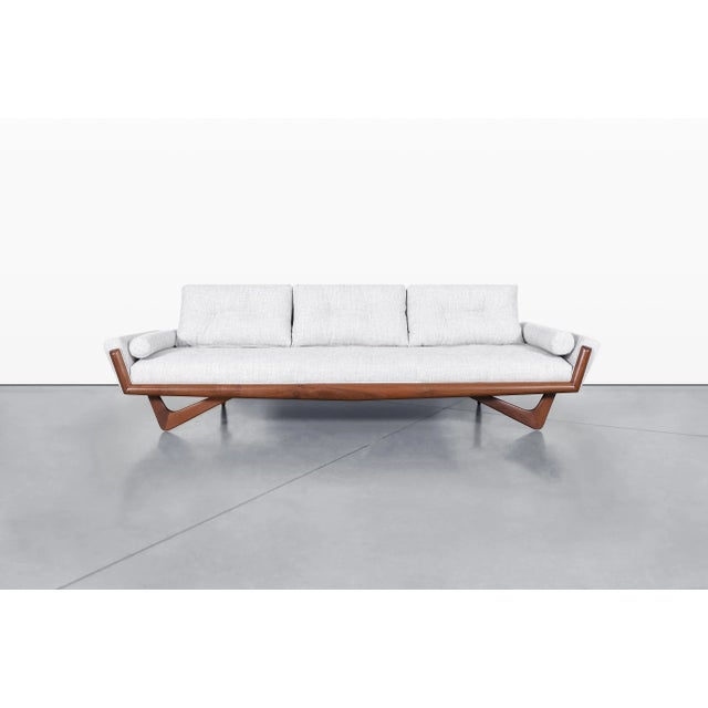 Mid-Century Modern Walnut Gondola Sofa by Adrian Pearsall for Craft Associates For Sale In Los Angeles - Image 6 of 12