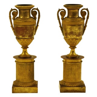 19th Century Italian Vases on Plinth, Set of 2 For Sale