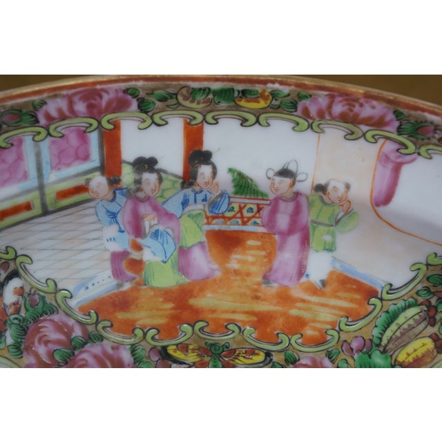 Antique Chinese Export Famille Rose Medallion Porcelain Serving Bowl & Platters For Sale - Image 17 of 18