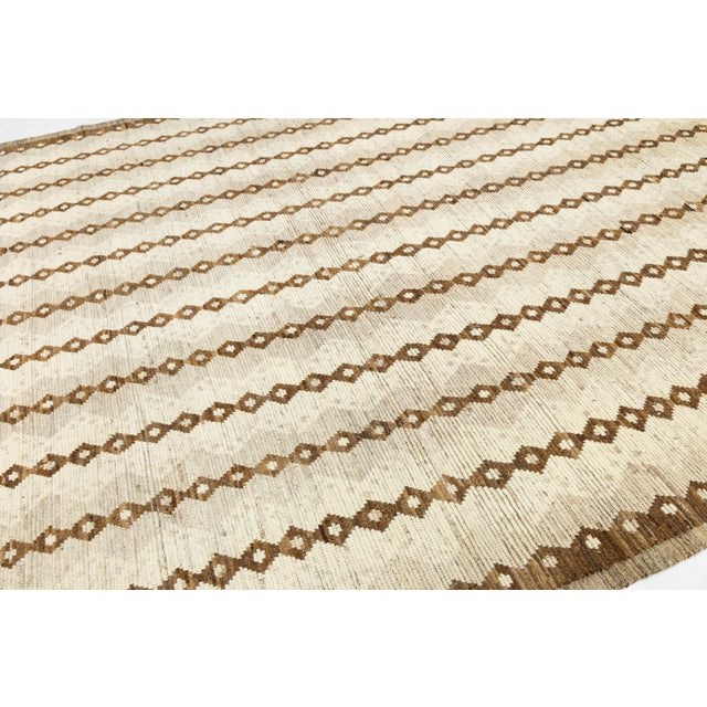 10 X 13 Modern Moroccan Style Beige Wool Rug – Vertical Diamond Stripes Design For Sale - Image 4 of 10