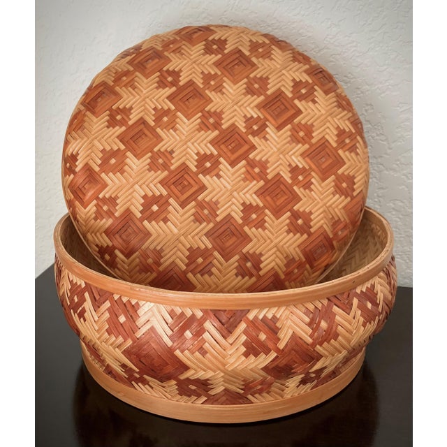 1970s Circa 1970 Nicely-Sized Lidded Round Rattan Sewing / Whatnot Basket Box For Sale - Image 5 of 17
