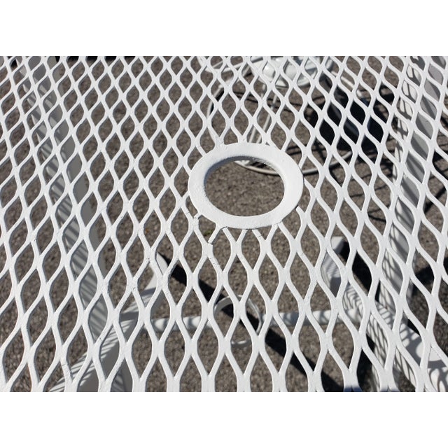 Mid-Century Modern Vintage Homecrest Style Mesh Table With 4 Matching Chairs For Sale - Image 3 of 11