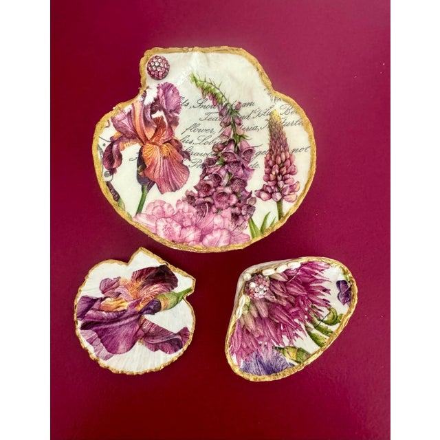Hand Painted Floral Seashell Trinket Dishes With Gold Trim- Set of 3 For Sale - Image 4 of 4