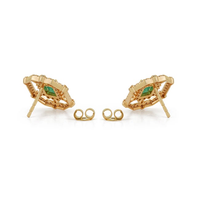 Art Deco-Inspired 14k Yellow Gold 1.06 Ct Emerald & Diamond Halo Stud Earrings- A Pair For Sale - Image 9 of 16