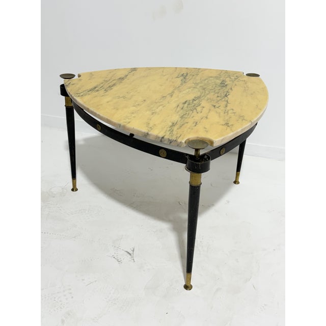 Triangular coffee table in iron, brass, and marble, made in Italy, 1950 Intact and in good condition.