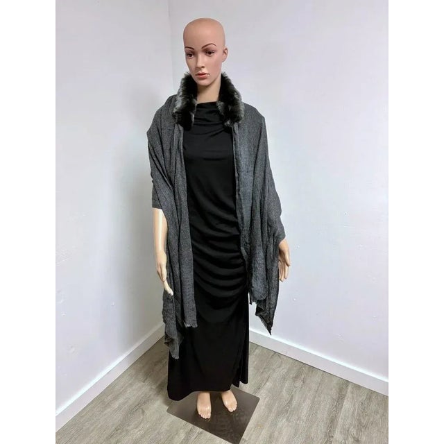French Evelyne Prélonge Cashmere & Faux Fur Shawl – Luxe Gray Wrap, Made in France For Sale - Image 3 of 11