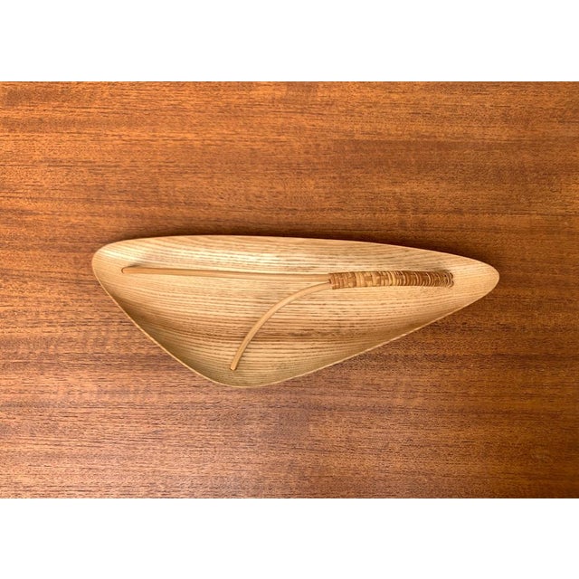 Mid-Century Wooden Bowl with Handle, 1960s For Sale - Image 4 of 18